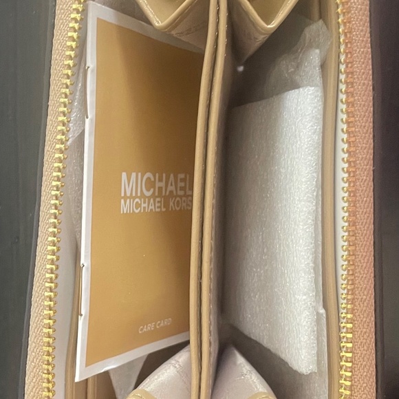 MICHAEL MICHAEL KORS Small size Logo Wallet - Picture 3 of 3